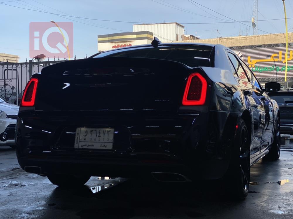 کرایسلەر 300